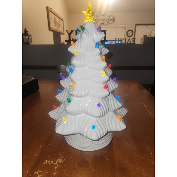 Vintage Mr. Christmas Nostalgic Christmas Tree, 16 inch tall LED lights - Picture 4 of 11